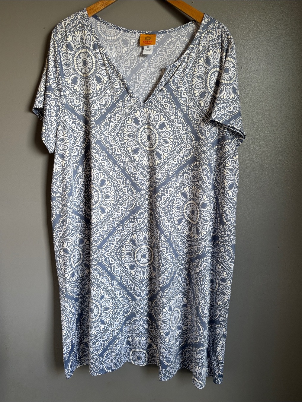 Ruby Rd. light blue & white medallion V-neck dress * sz 2 X *